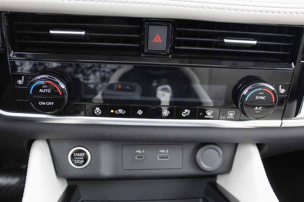 Used 2023 Nissan Rogue SL AWD/4WD image 22