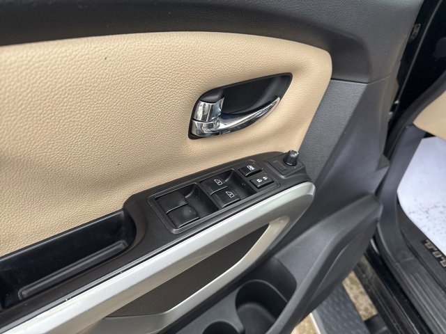 Used 2017 Nissan Titan SV image 23