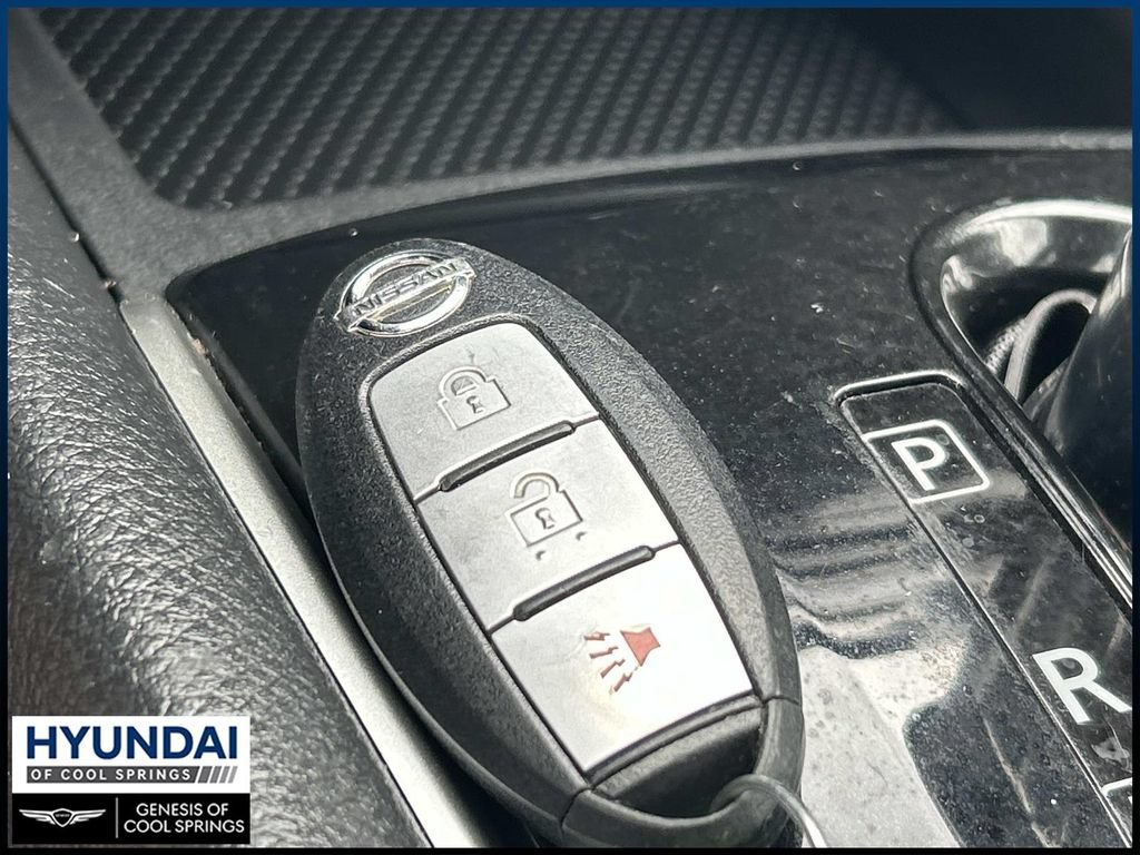 Used 2015 Nissan Rogue SV FWD image 33