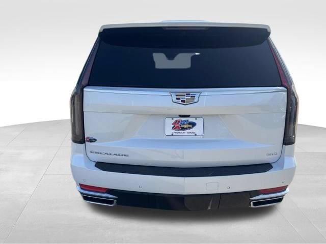 Certified 2024 Cadillac Escalade ESV Premium Luxury w/ Performance Package AWD/4WD image 4