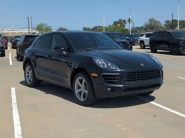 Used 2017 Porsche Macan AWD/4WD image 3