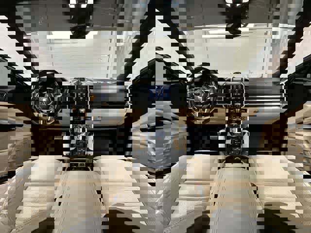 Used 2017 Porsche Cayenne Turbo AWD/4WD image 20