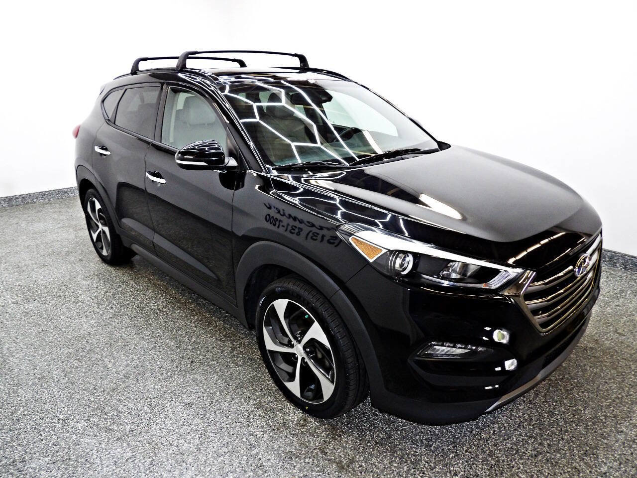Used 2016 Hyundai Tucson Limited w/ Option Group 03 AWD/4WD image 3