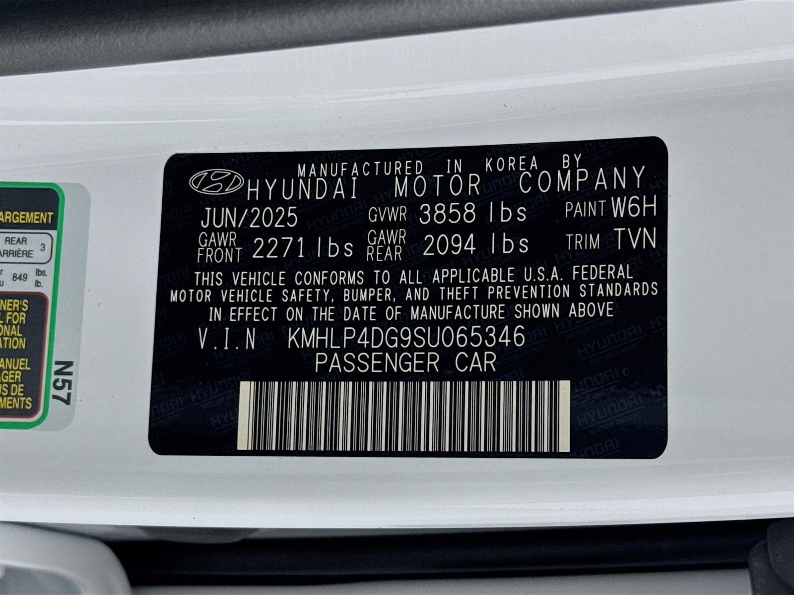 Certified 2025 Hyundai Elantra Limited image 33