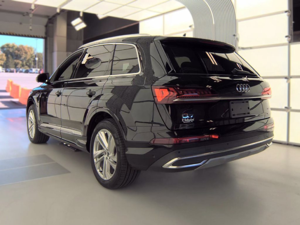 Used 2021 Audi Q7 3.0T Premium AWD/4WD image 3