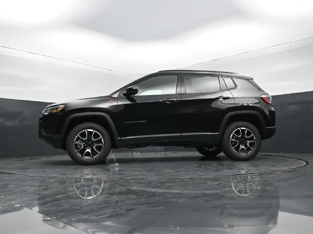 New 2026 Jeep Compass Trailhawk w/ Trailer Tow Group AWD/4WD image 56