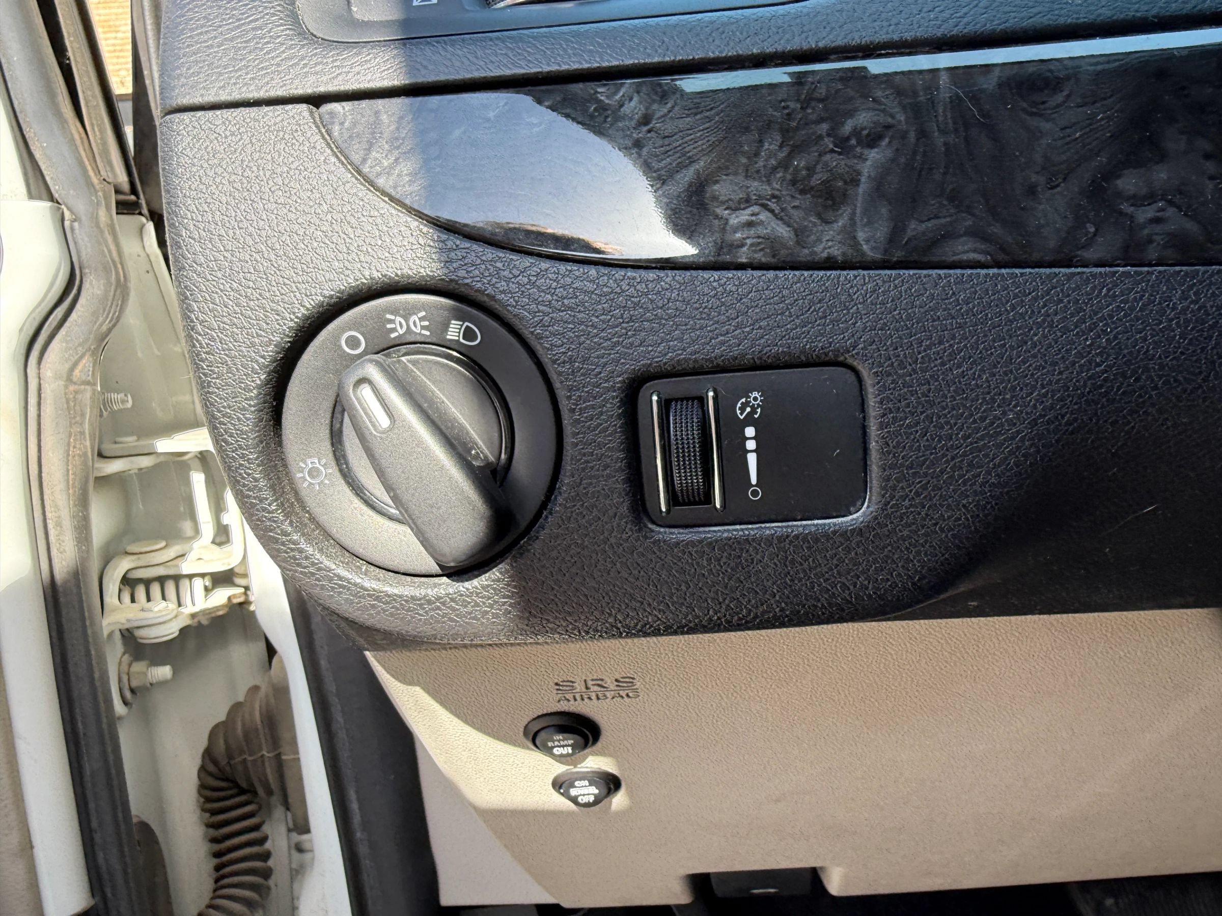 Used 2015 Dodge Grand Caravan SXT FWD image 13