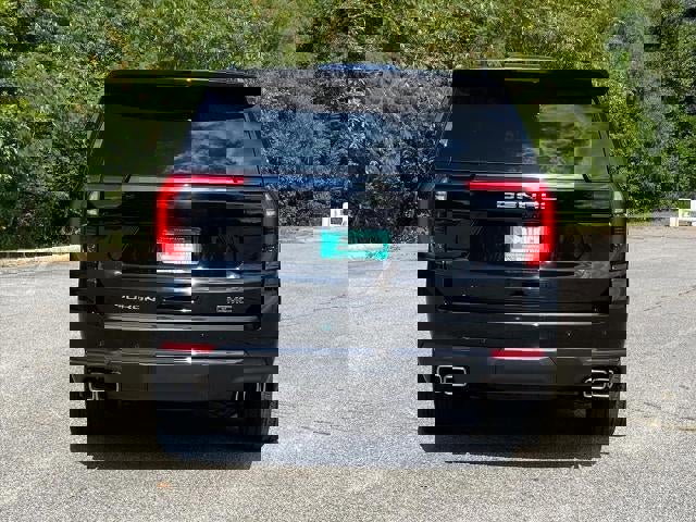 New 2025 GMC Yukon Denali Ultimate w/ LPO, Floor Liner Package image 4