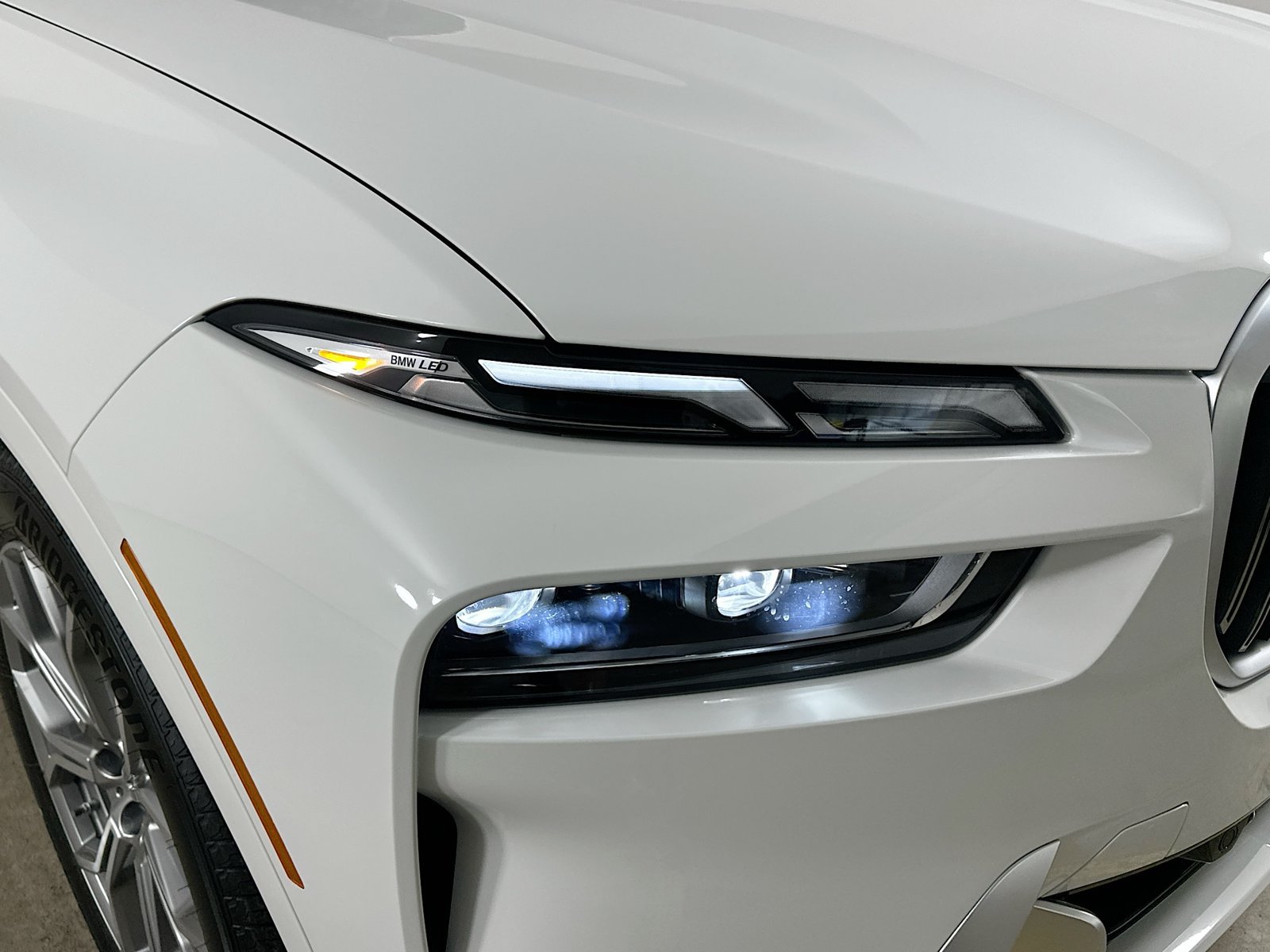 New 2027 BMW X7 xDrive40i w/ Premium Package AWD/4WD image 9