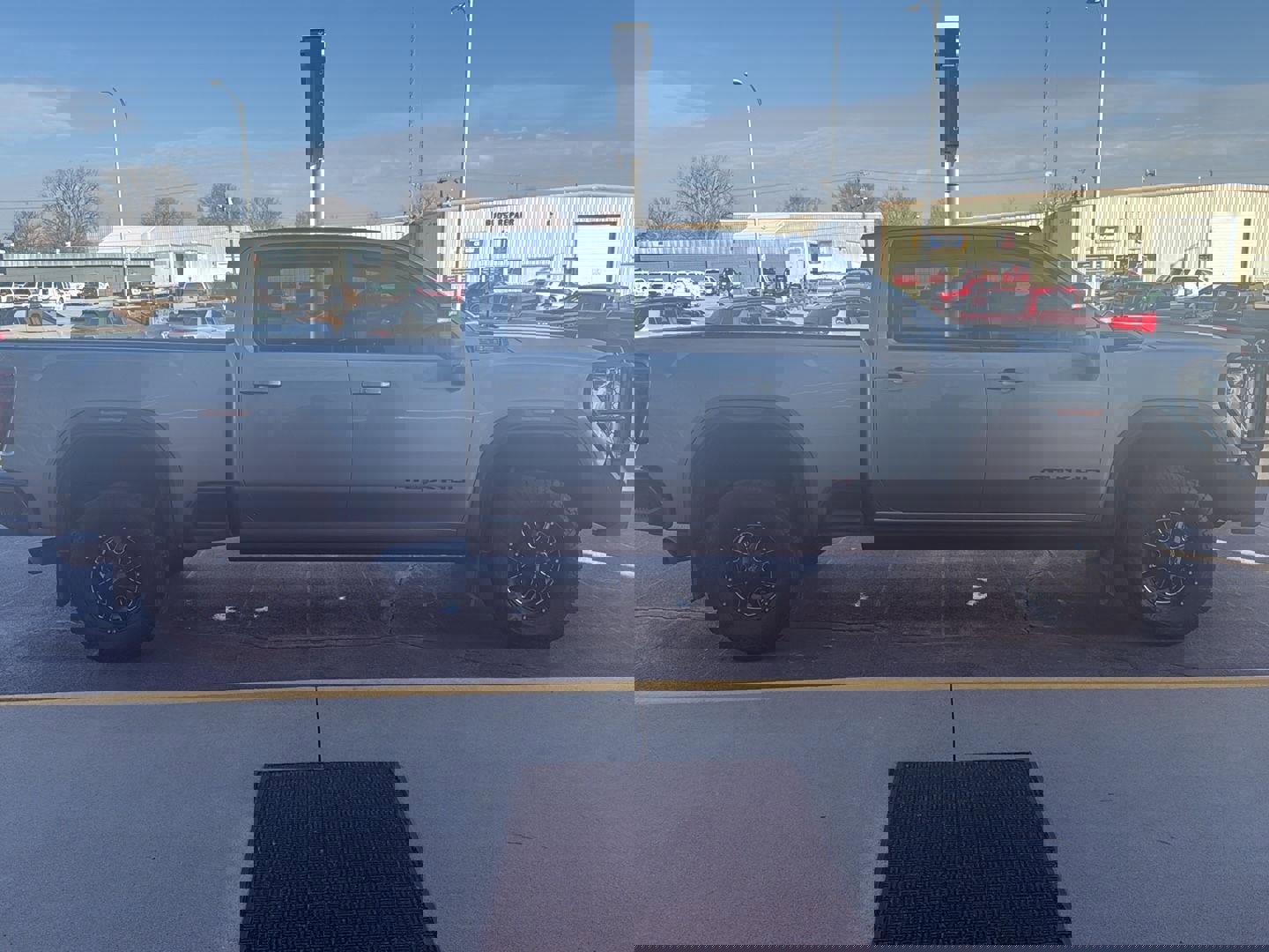 Used 2024 GMC Sierra 2500 AT4X image 9