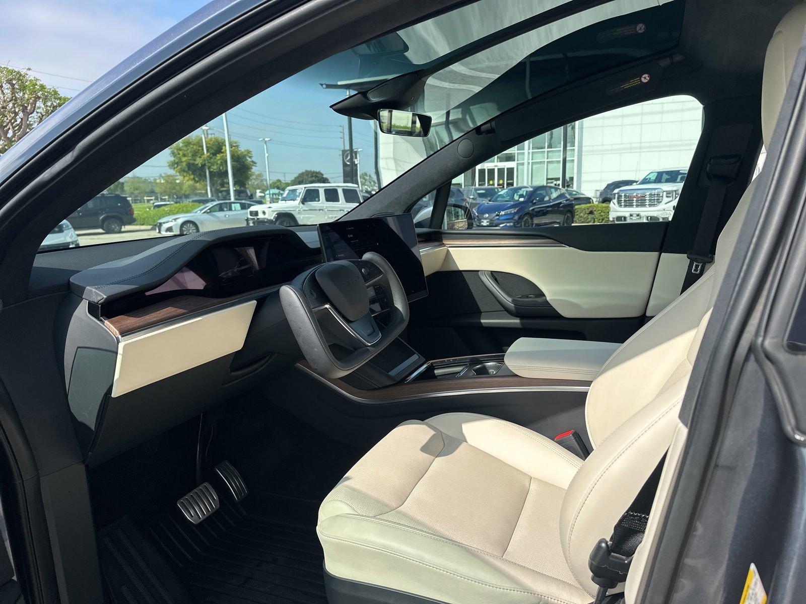 Used 2023 Tesla Model X image 12
