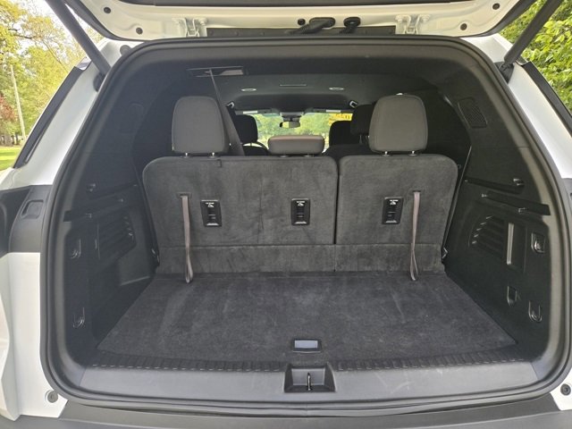 Used 2025 Chevrolet Traverse LT image 5