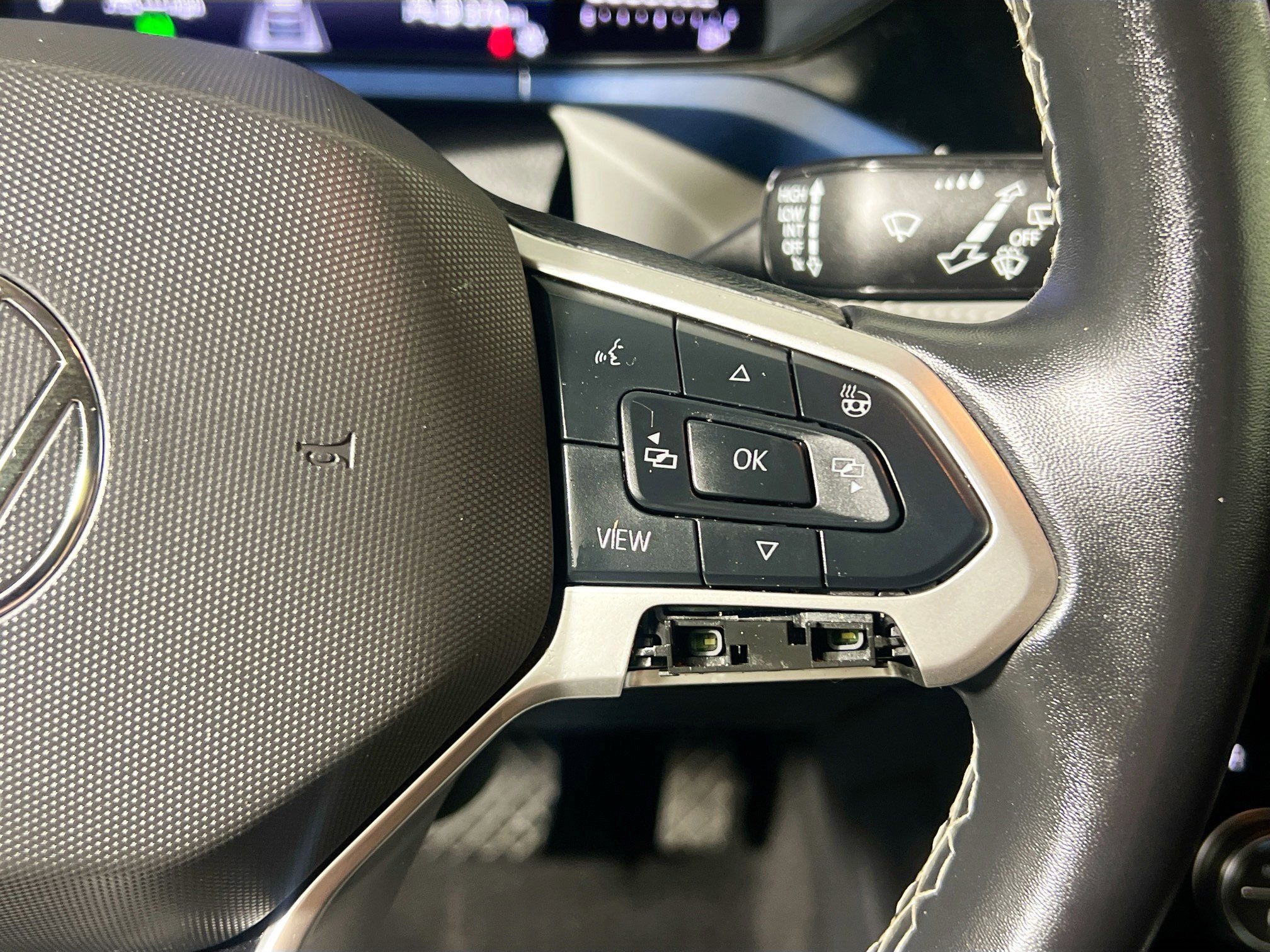 Used 2024 Volkswagen Taos SE image 19