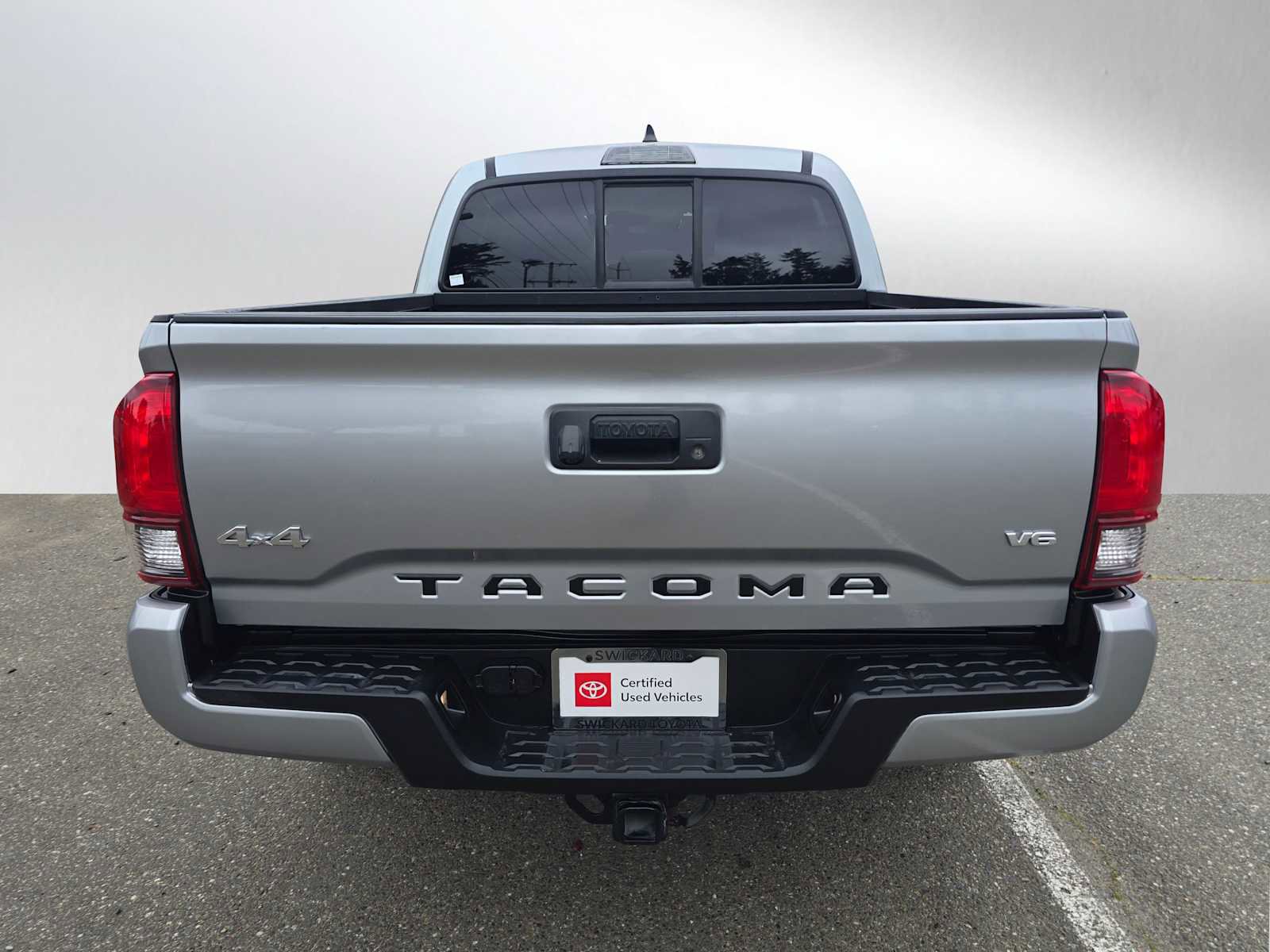 Certified 2023 Toyota Tacoma SR AWD/4WD image 4