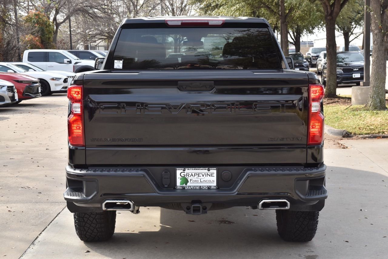 Used 2025 Chevrolet Silverado 1500 Custom Trail Boss w/ Midnight Edition image 9