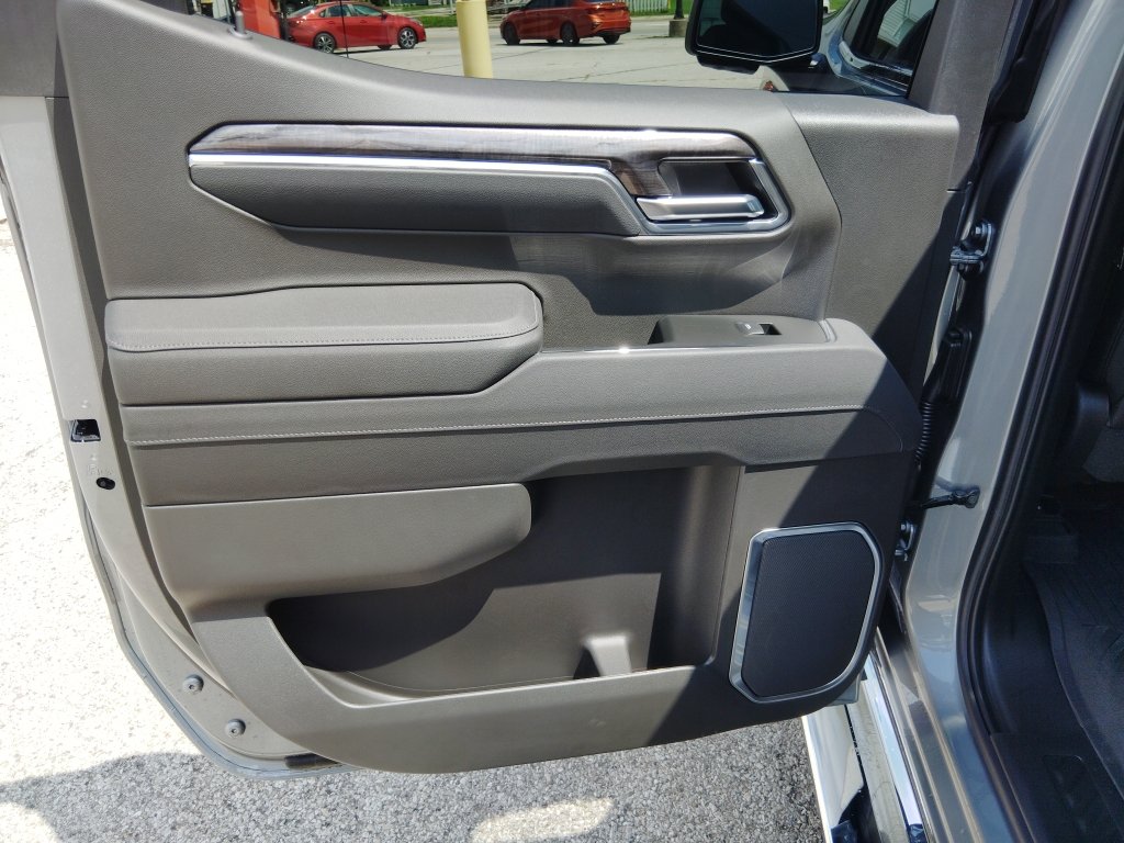 New 2026 Chevrolet Silverado 1500 LTZ w/ Technology Package AWD/4WD image 28