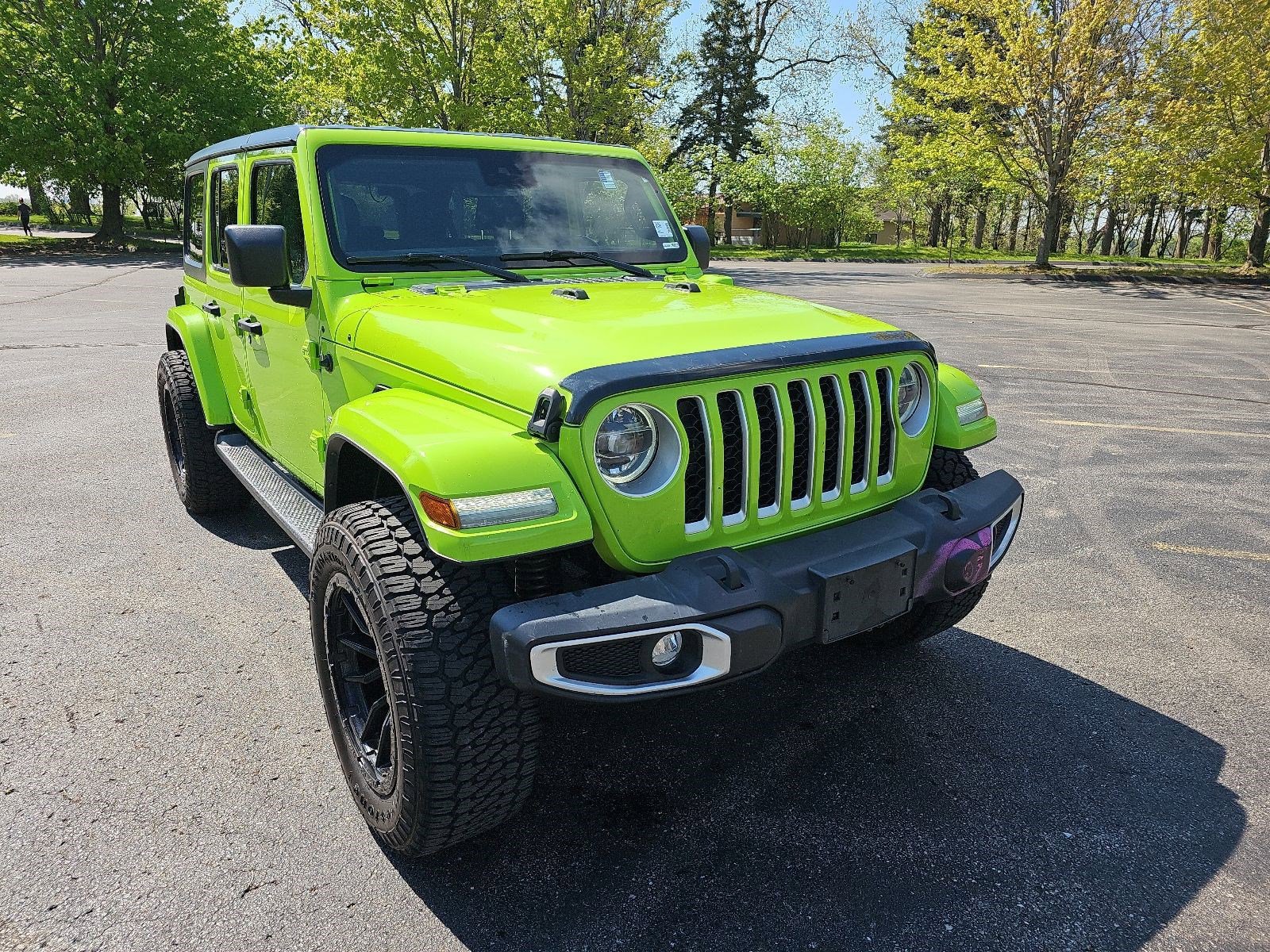Used 2021 Jeep Wrangler Unlimited Sahara w/ Cold Weather Group AWD/4WD image 8