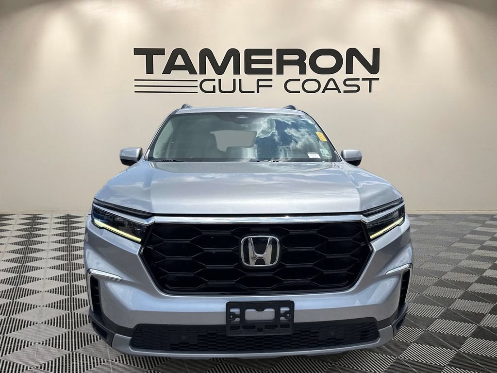 Used 2024 Honda Pilot Touring image 2