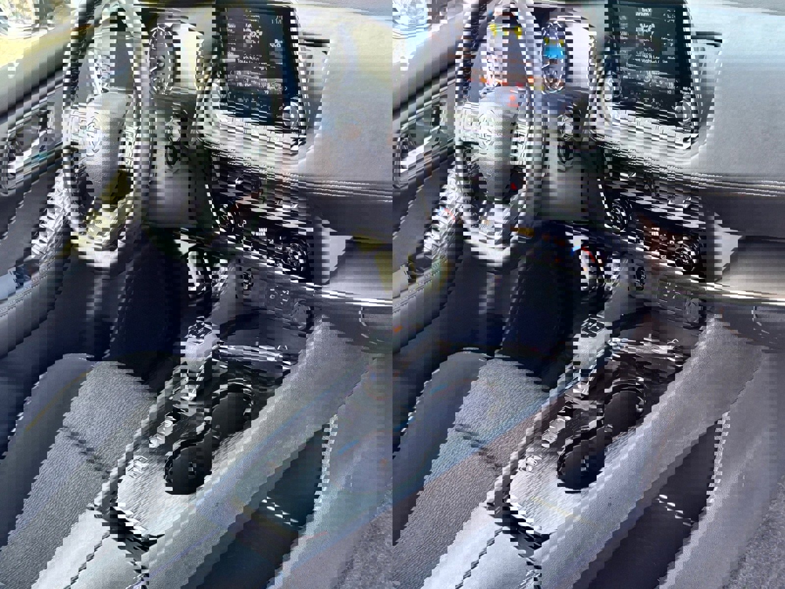 Certified 2025 Nissan Rogue SV image 9