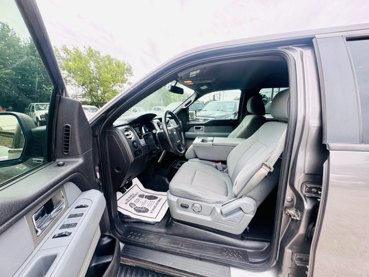 Used 2011 Ford F150 XLT w/ XLT Convenience Pkg image 23