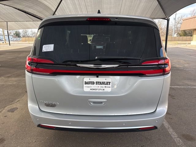 New 2026 Chrysler Pacifica Pinnacle FWD image 5