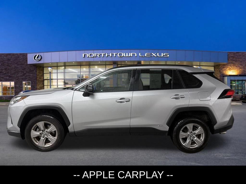 Used 2024 Toyota RAV4 LE AWD/4WD image 3