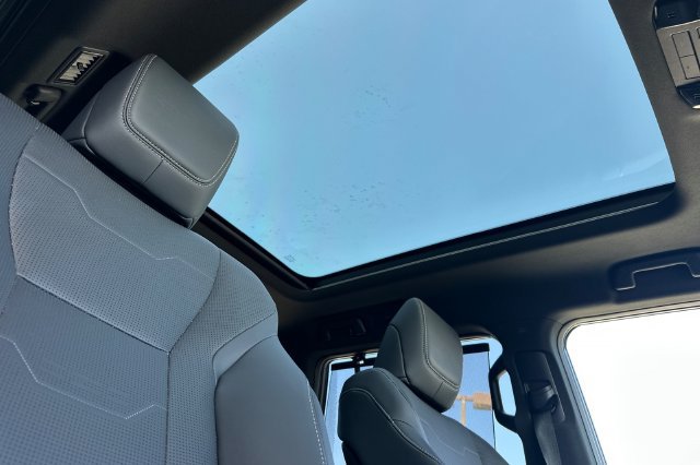 Used 2024 Lexus GX 550 w/ Accessory Package (Z1) AWD/4WD image 21