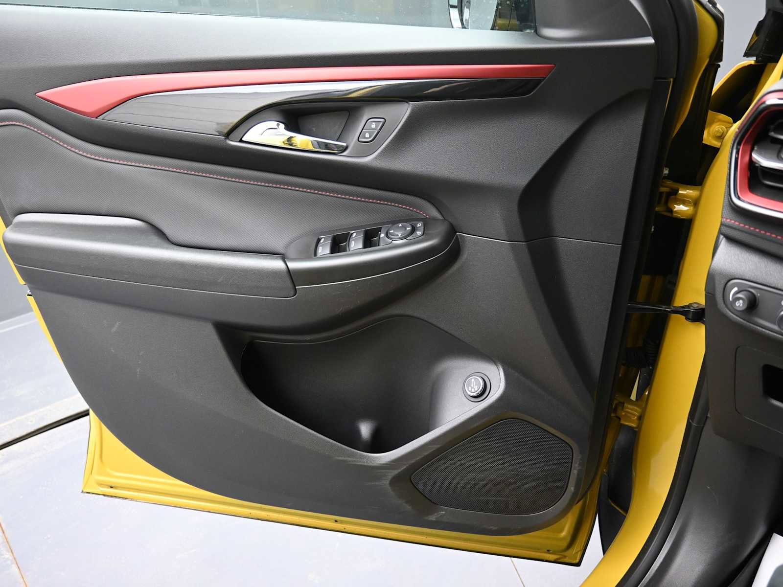 Used 2024 Chevrolet TrailBlazer RS w/ Convenience Package image 11