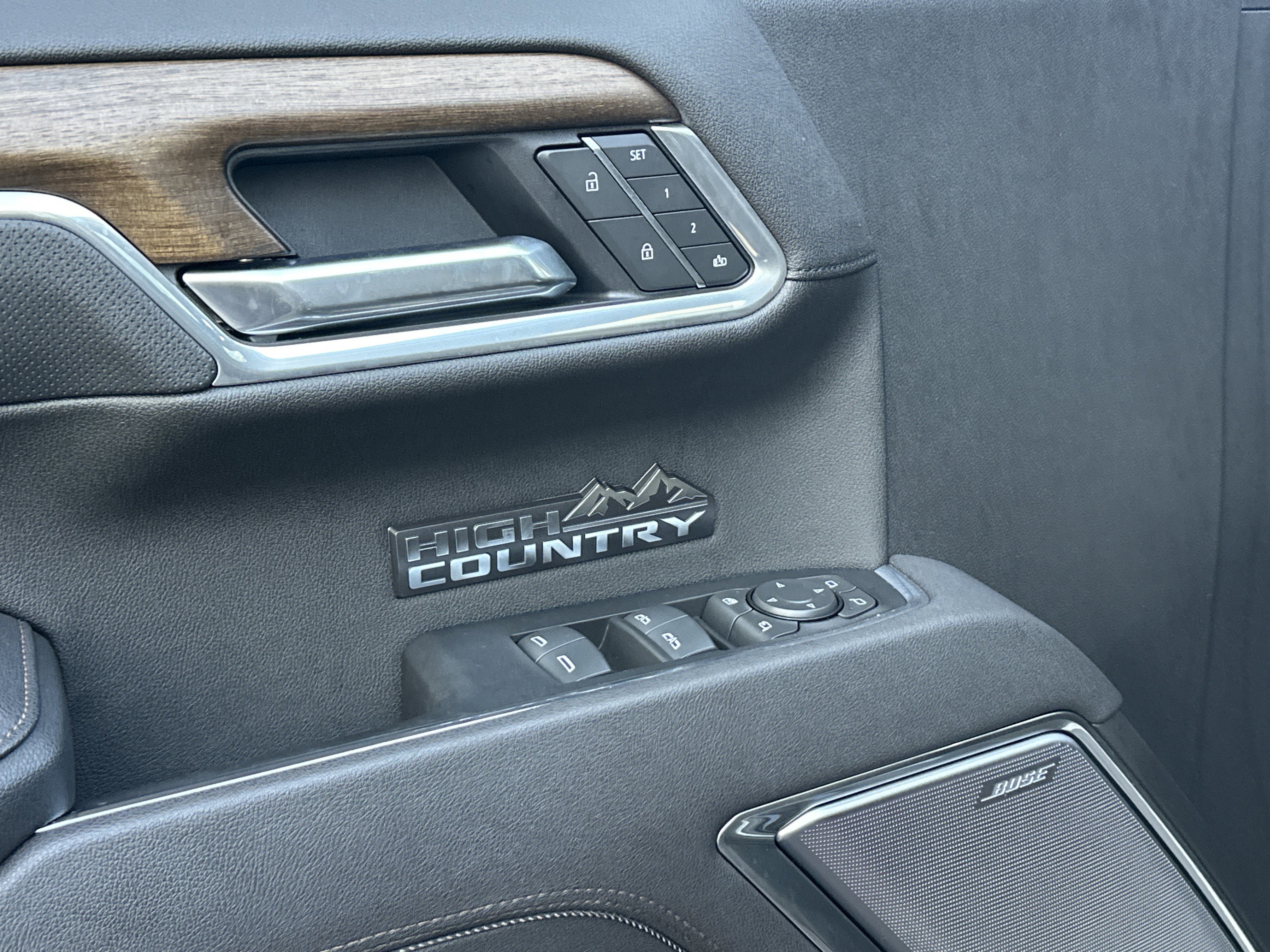 Certified 2025 Chevrolet Silverado 1500 High Country AWD/4WD image 12