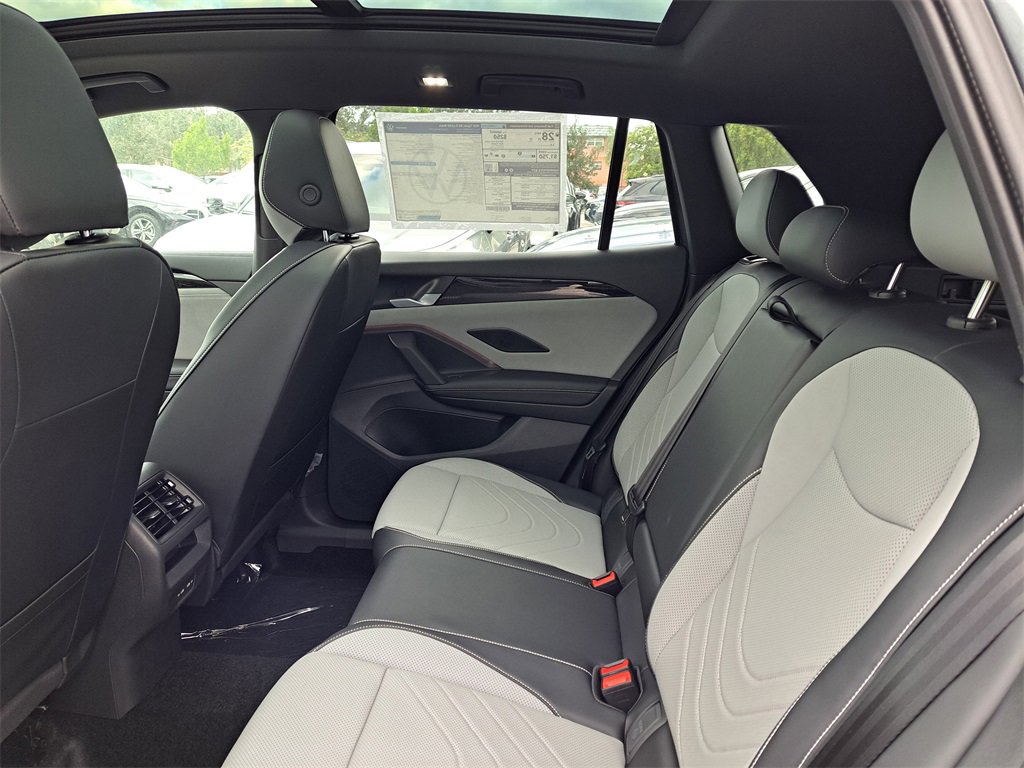 New 2026 Volkswagen Tiguan SE R-Line image 5