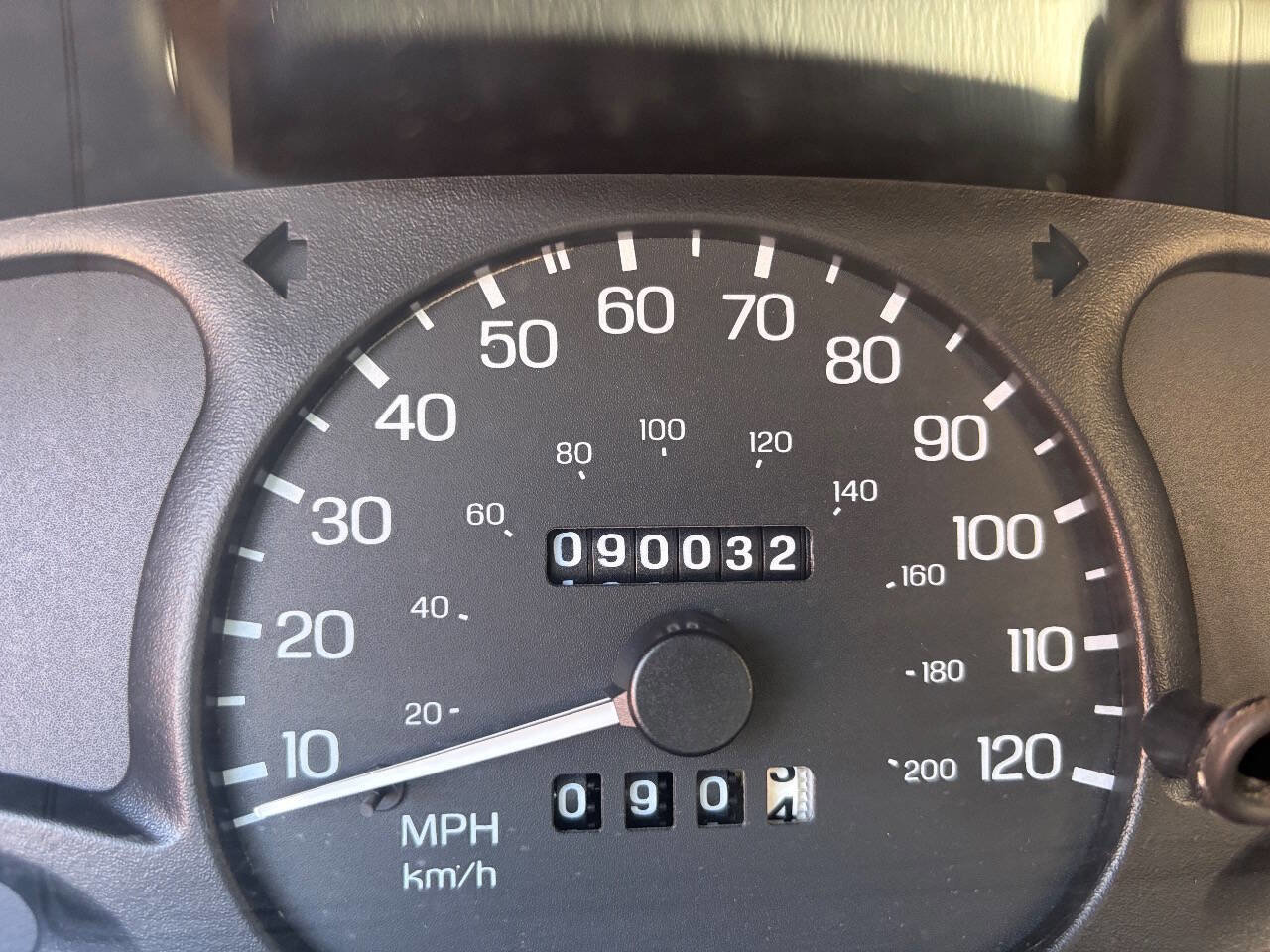 Used 2001 Ford Escort Sedan image 17