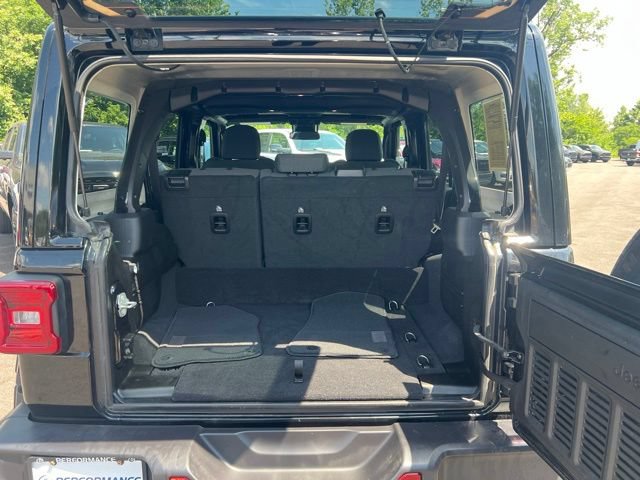 Used 2025 Jeep Wrangler Unlimited Sahara AWD/4WD image 22