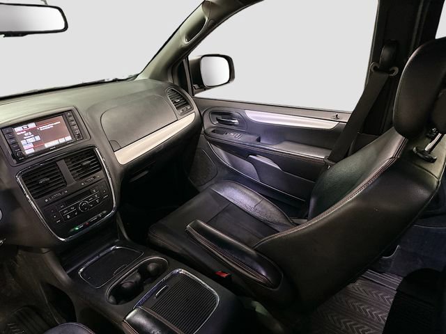 Used 2016 Dodge Grand Caravan R/T w/ Driver Convenience Group image 24