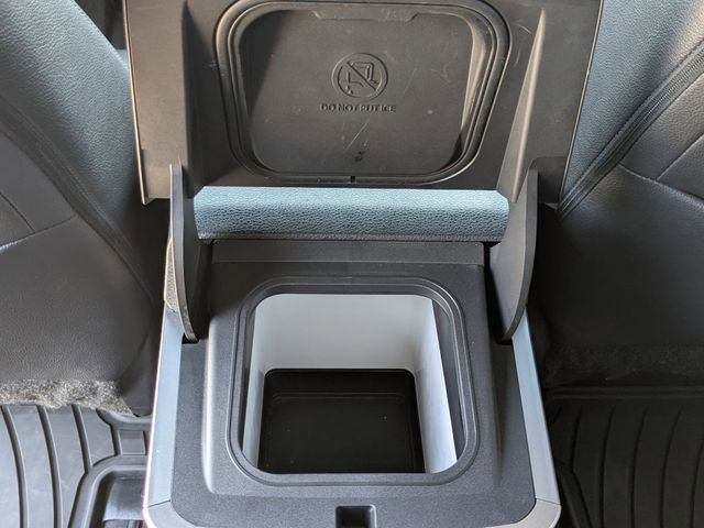 Used 2025 Toyota Sienna Platinum FWD image 23