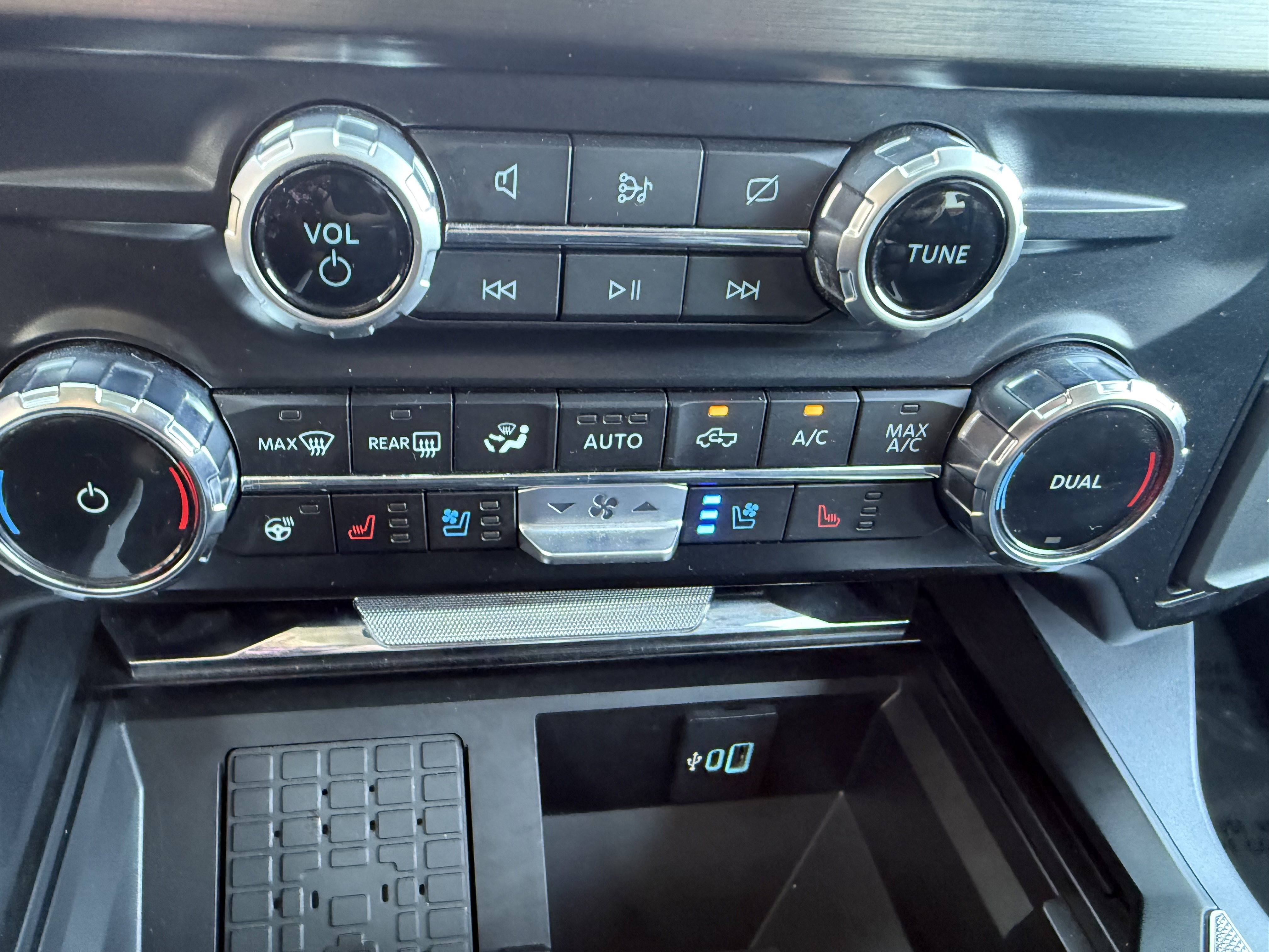 Used 2024 Ford F250 Lariat w/ Lariat Ultimate Package image 30