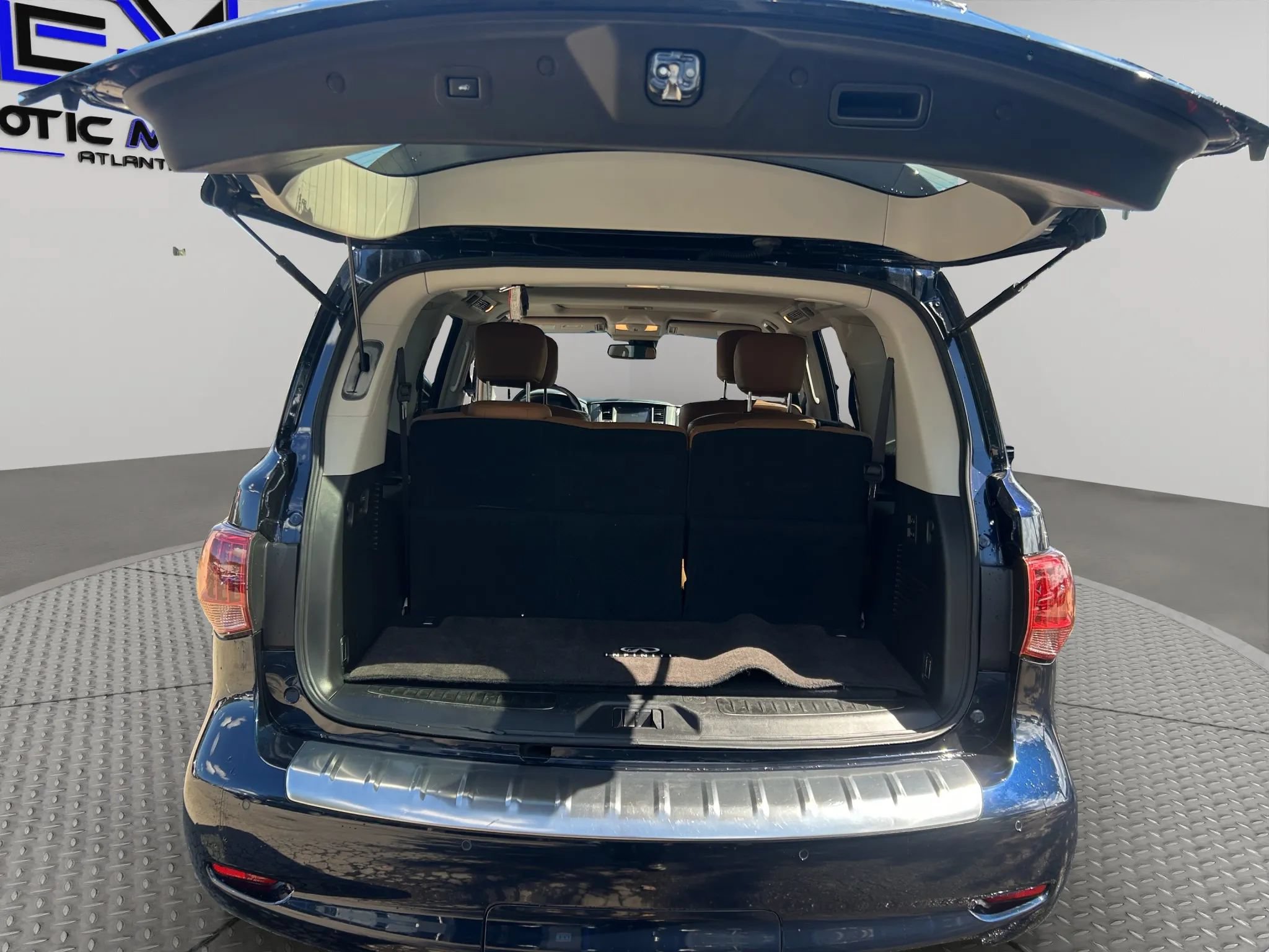 Used 2017 INFINITI QX80 Signature Edition RWD image 23