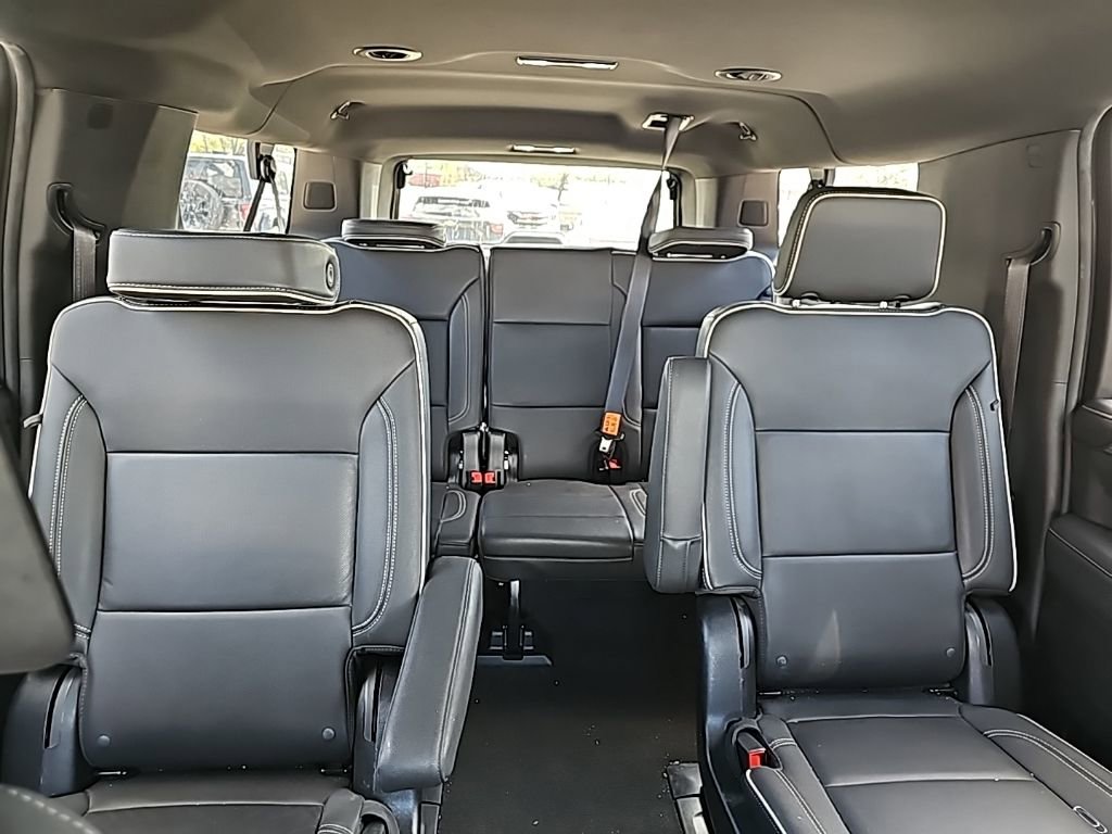Used 2024 GMC Yukon XL SLT w/ SLT Luxury Package AWD/4WD image 5