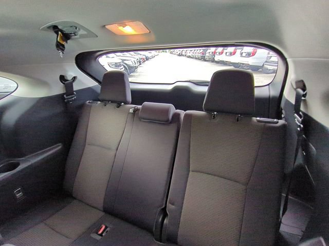 Used 2022 Toyota Highlander LE FWD image 14