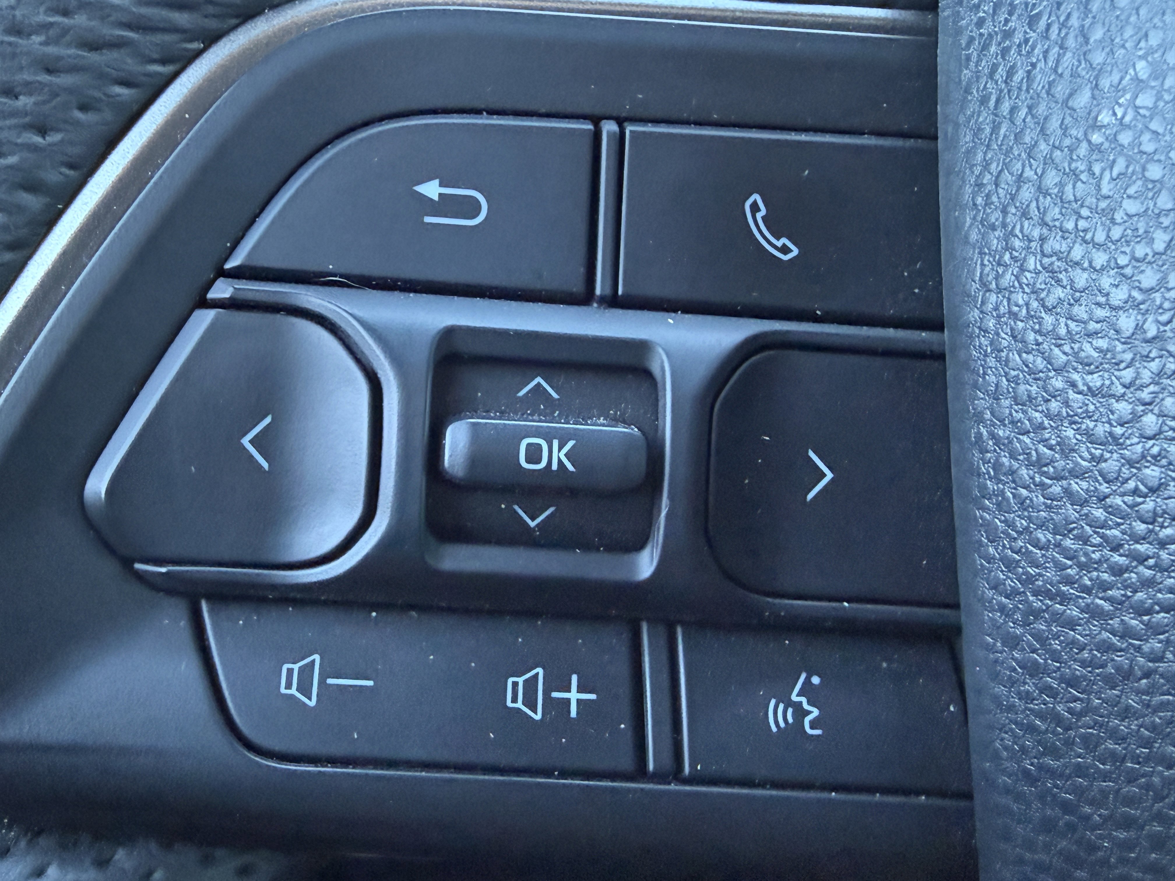 Used 2025 Toyota Tundra Limited image 33