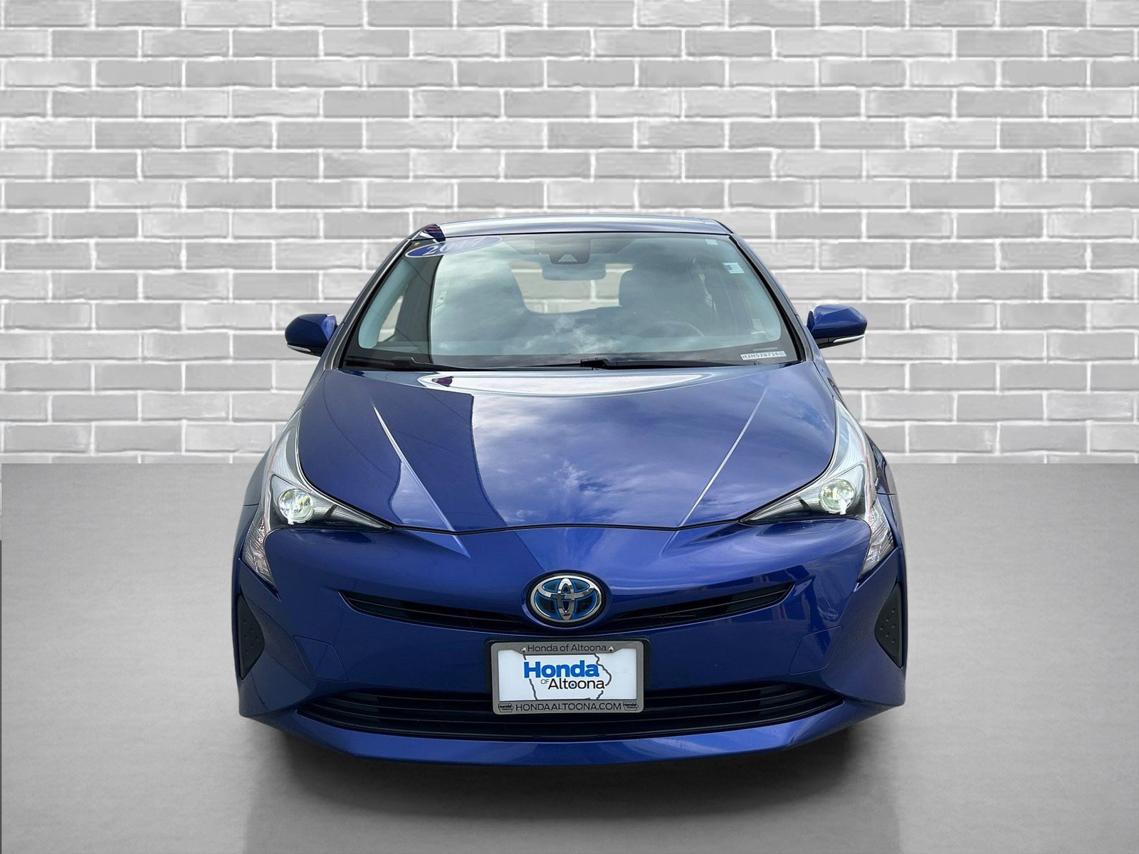 Used 2017 Toyota Prius Four image 7