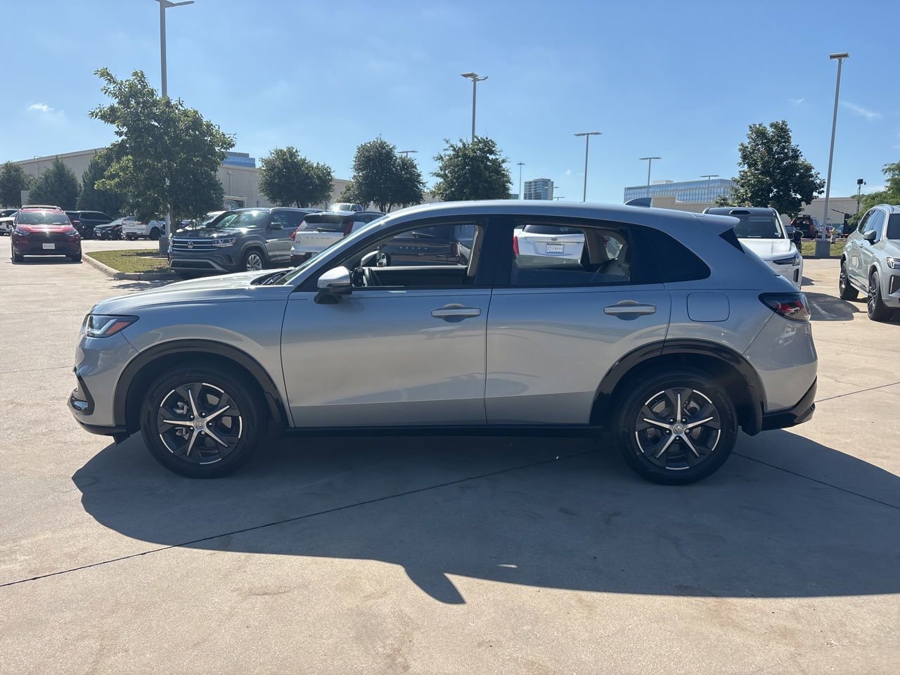Used 2024 Honda HR-V EX-L image 8