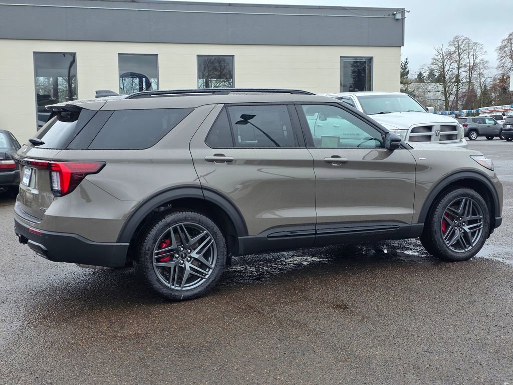 New 2026 Ford Explorer ST-Line w/ ST-Line Street Pack image 38