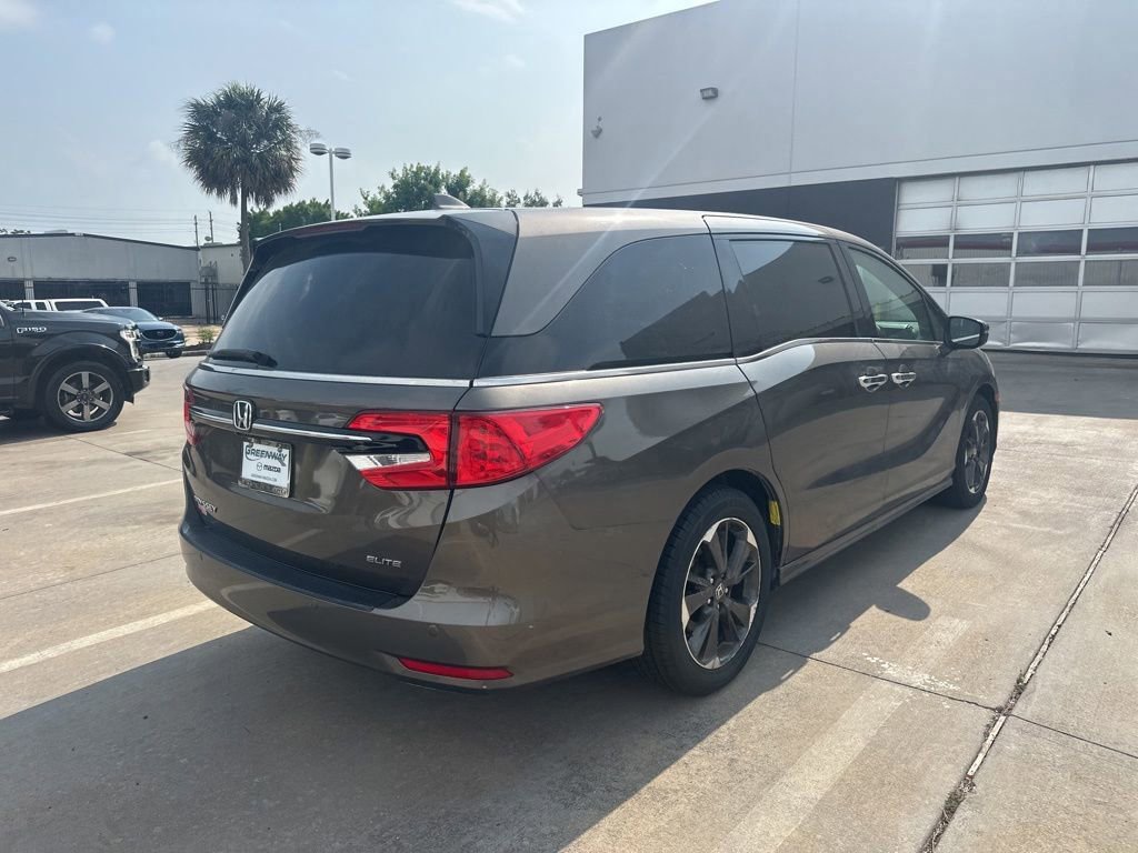 Used 2023 Honda Odyssey Elite image 5