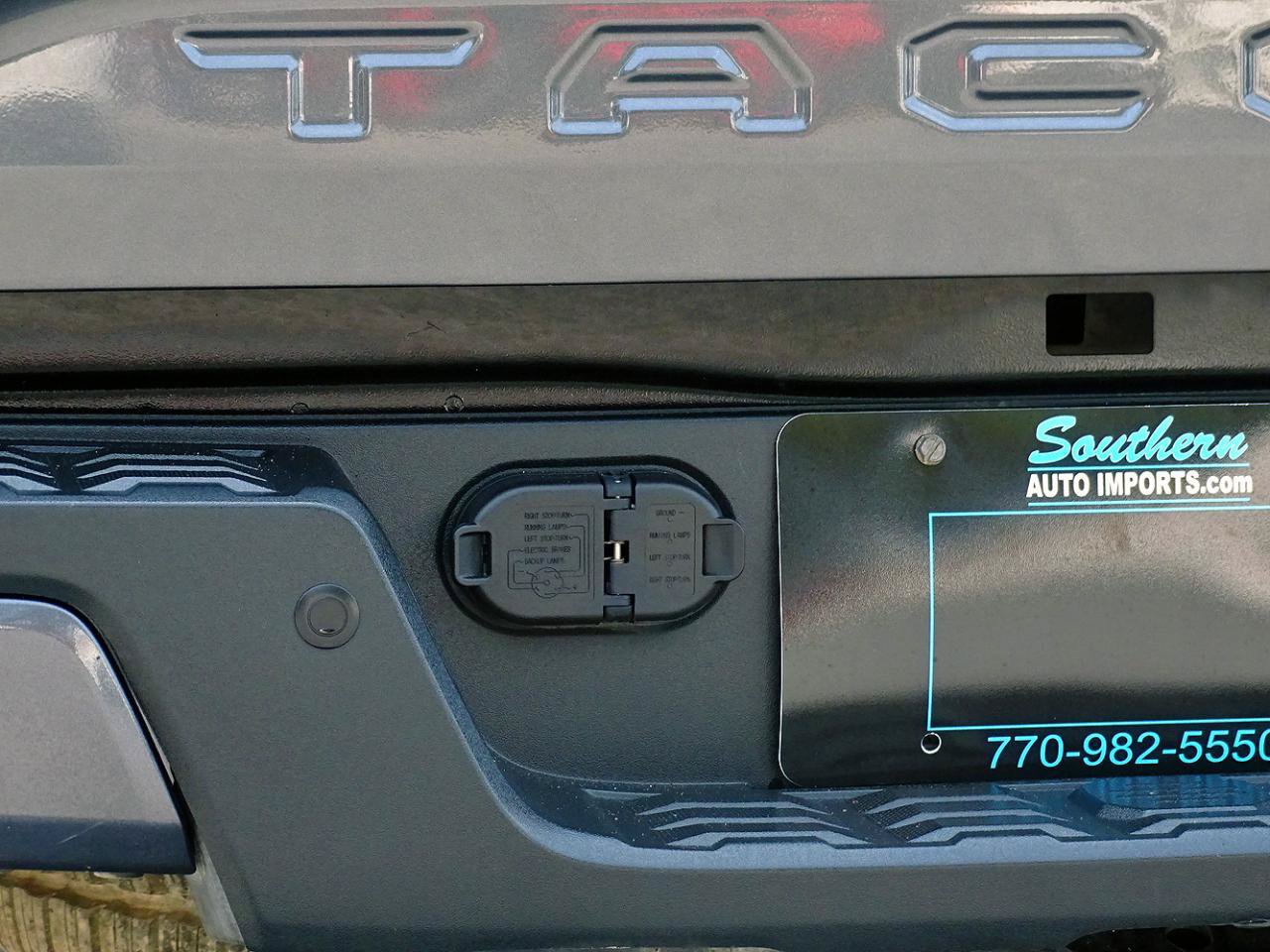 Used 2019 Toyota Tacoma TRD Sport w/ Technology Package AWD/4WD image 19