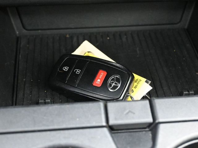 Used 2024 Toyota Prius XLE image 18