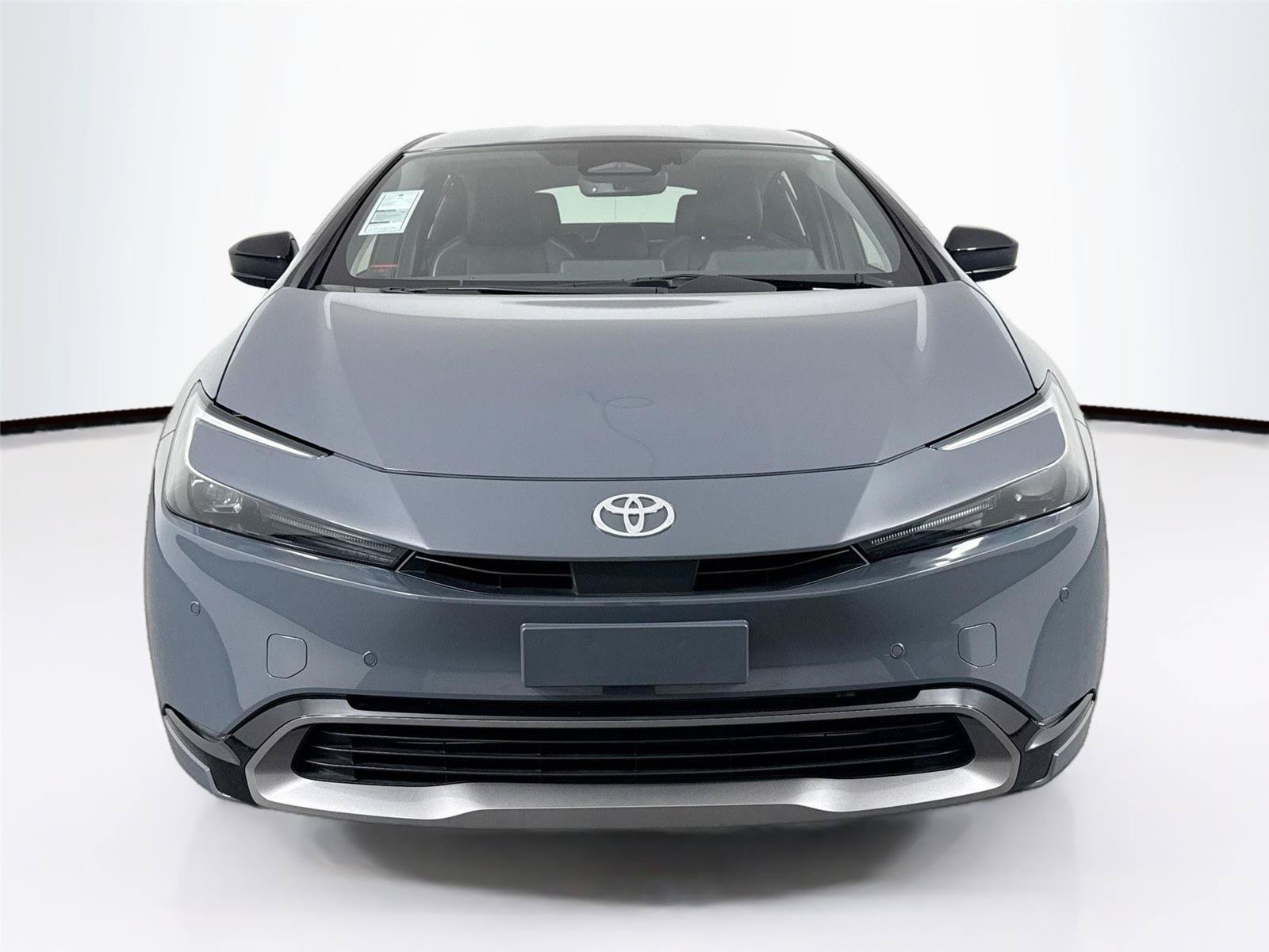 Certified 2025 Toyota Prius XLE FWD image 9