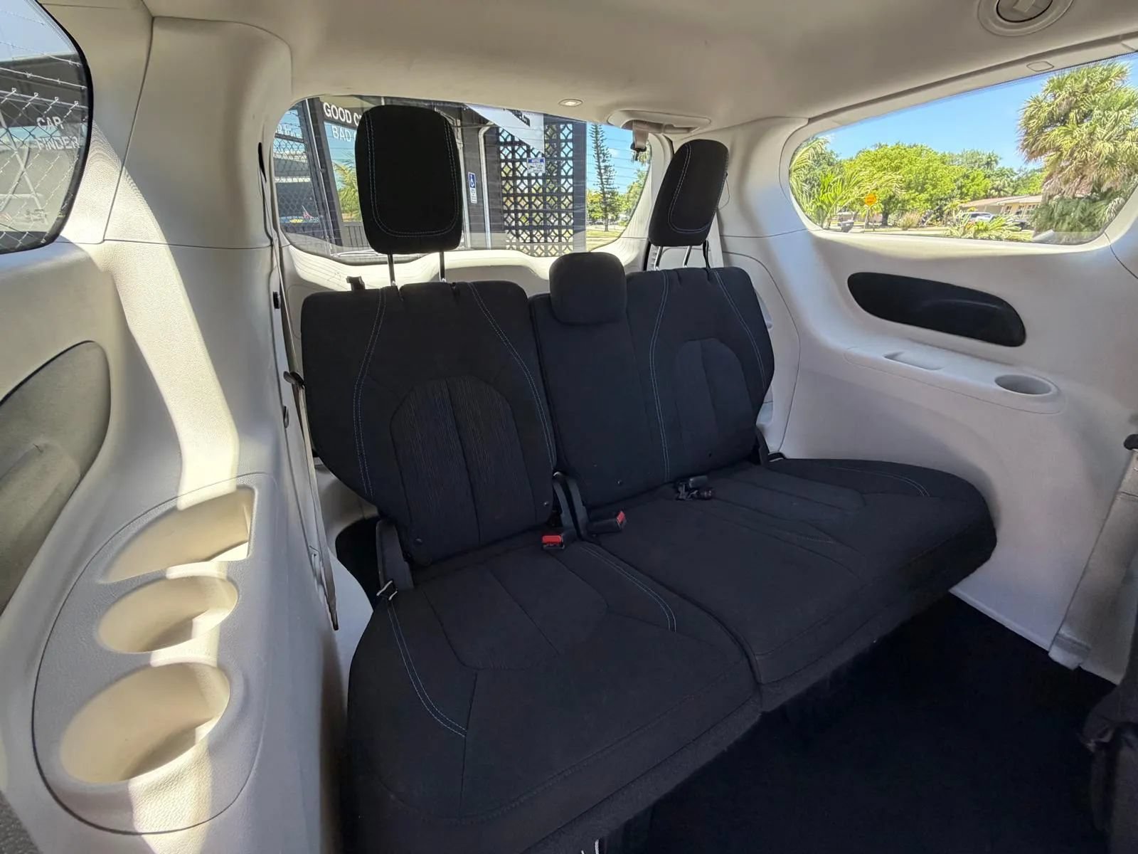 Used 2021 Chrysler Pacifica Touring FWD image 27