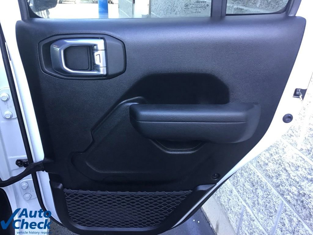 Used 2023 Jeep Wrangler Sport S image 14