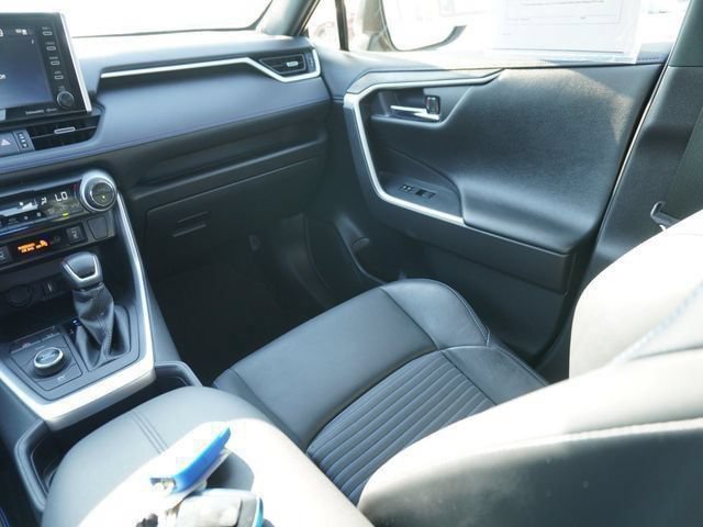 Used 2021 Toyota RAV4 XSE w/ XSE Grade Weather Package AWD/4WD image 19