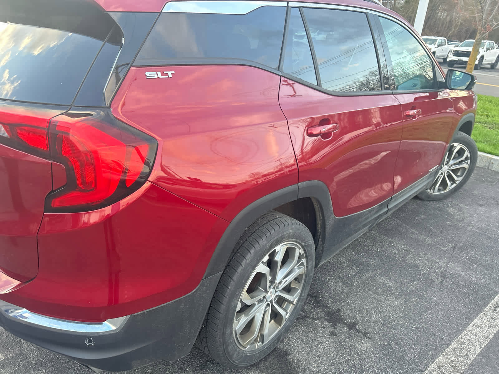 Used 2018 GMC Terrain SLT w/ Preferred Package AWD/4WD image 4